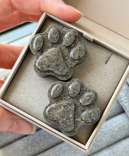 ‘Paw to Hold’ Ashes Pocket Keepsake