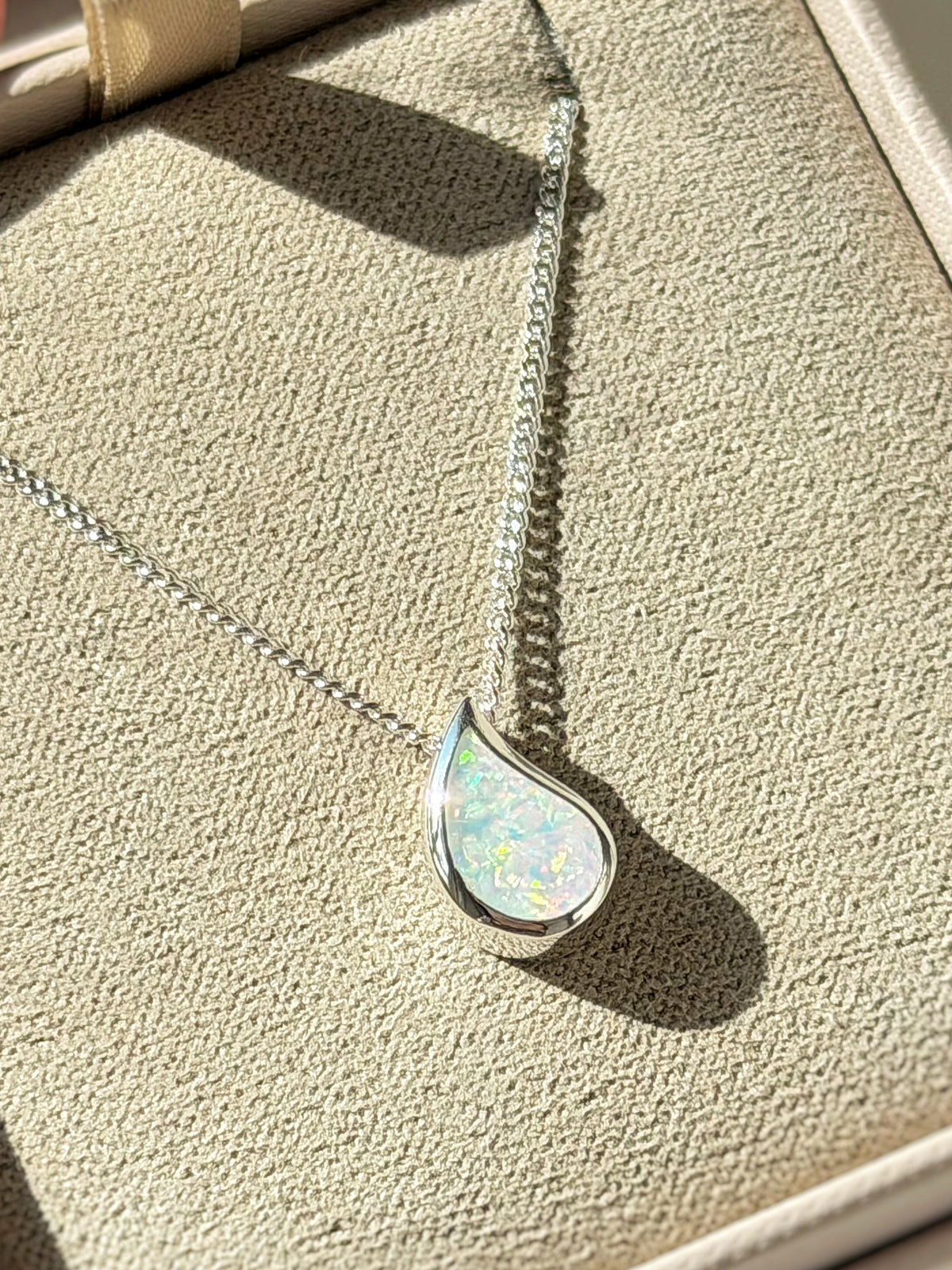 925 Silver Simple Floating ‘Tear Drop’ Pendant