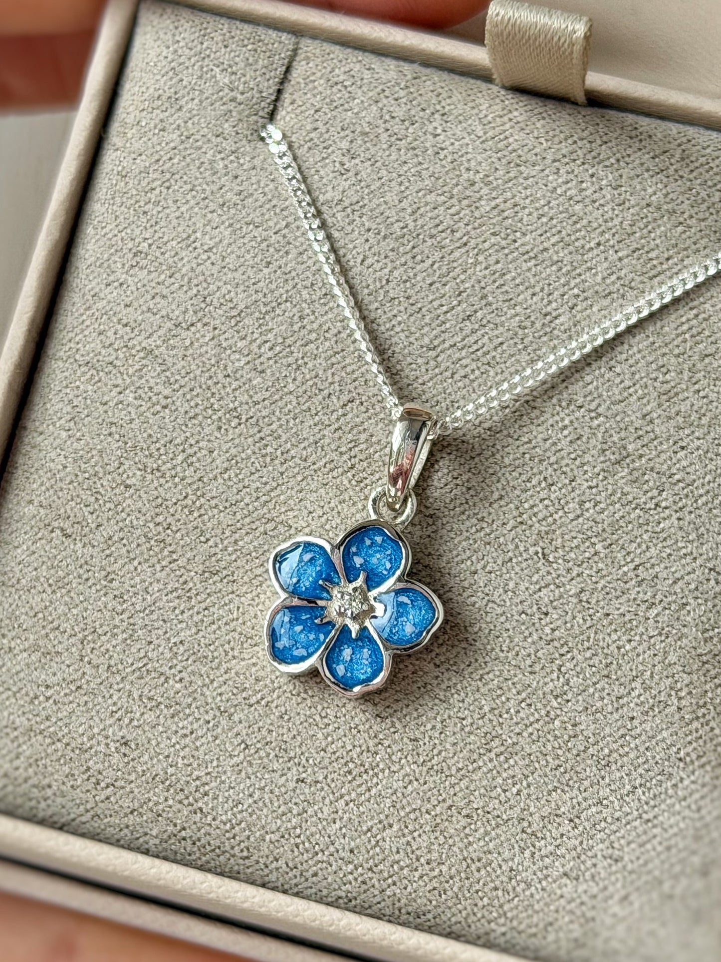 925 Silver Crystal Centre Forget-Me-Not Flower Pendant
