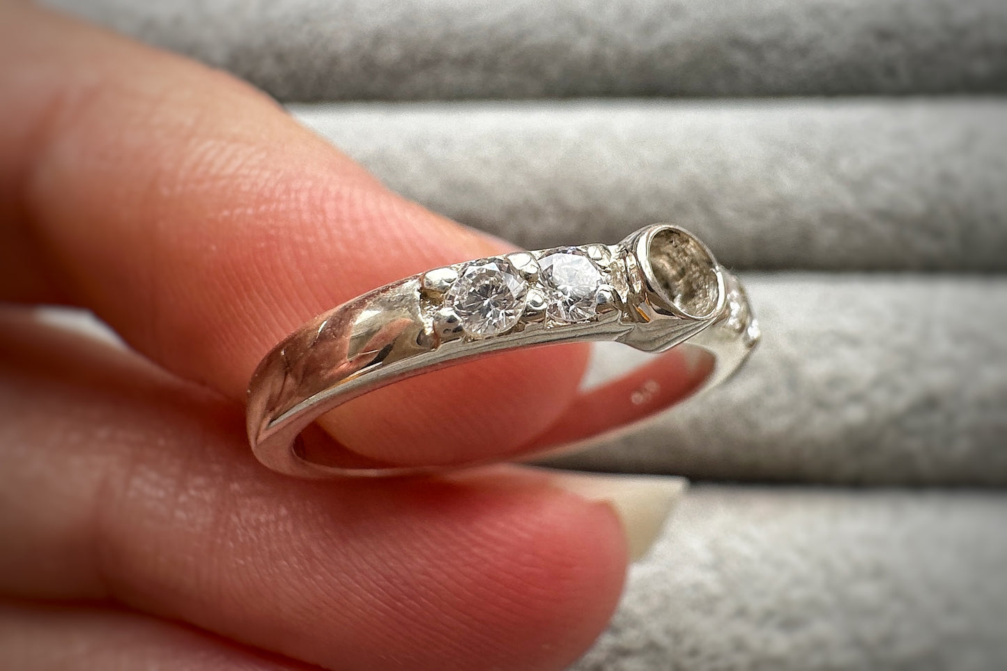 Silver Round Stone Crystal Band Ring Size N 1/2