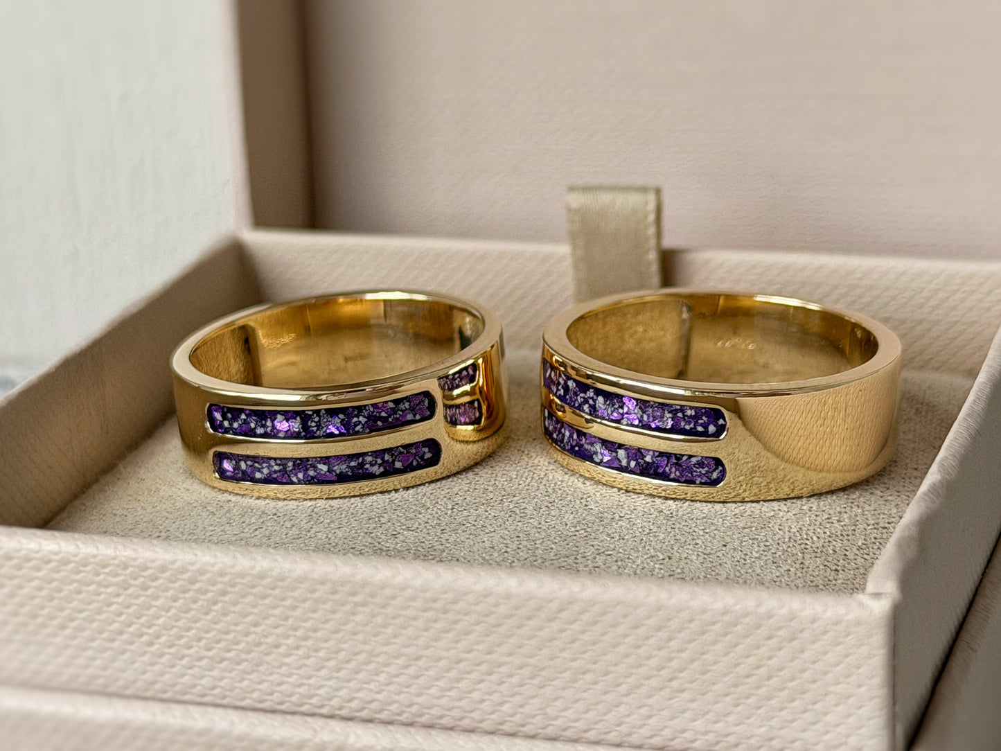 9k Gold Gent’s Two Channel Signet Ring