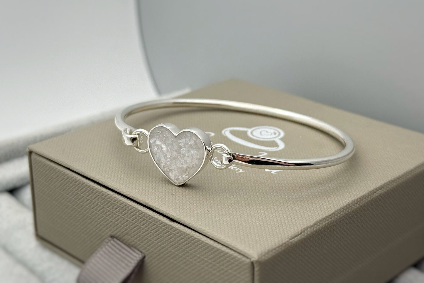 925 Silver Simple Heart Bangle