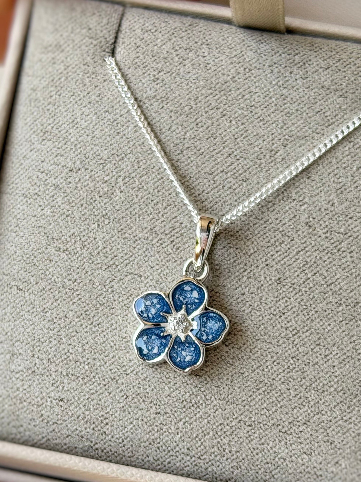 925 Silver Crystal Centre Forget-Me-Not Flower Pendant