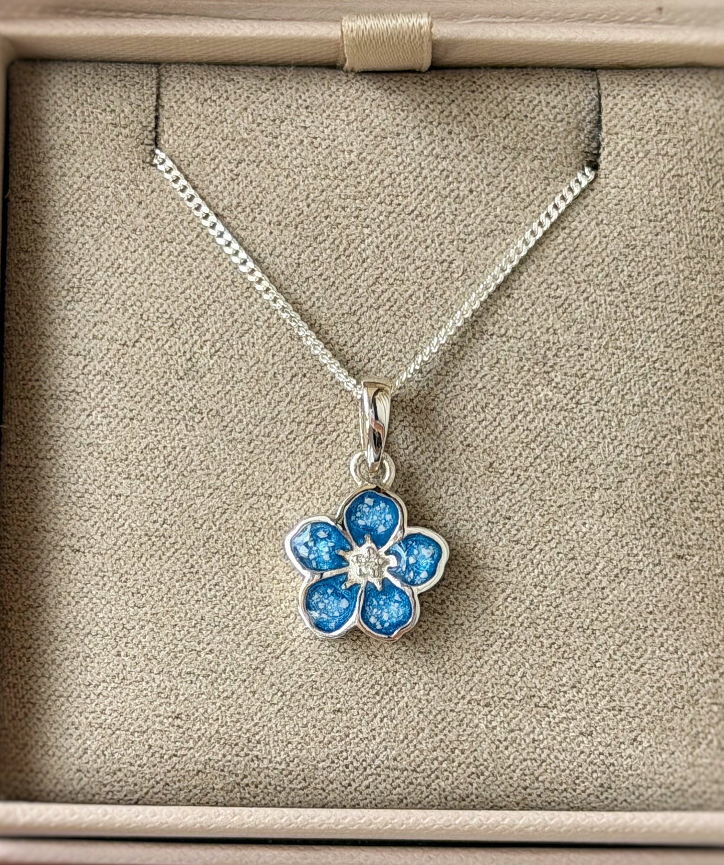925 Silver Crystal Centre Forget-Me-Not Flower Pendant