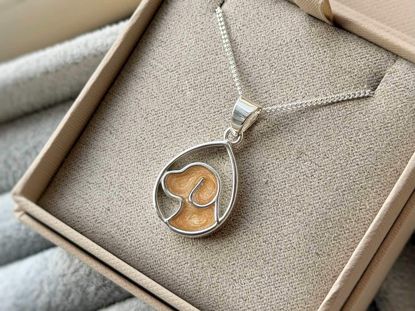 925 Silver Teardrop Dogs Head Pendant