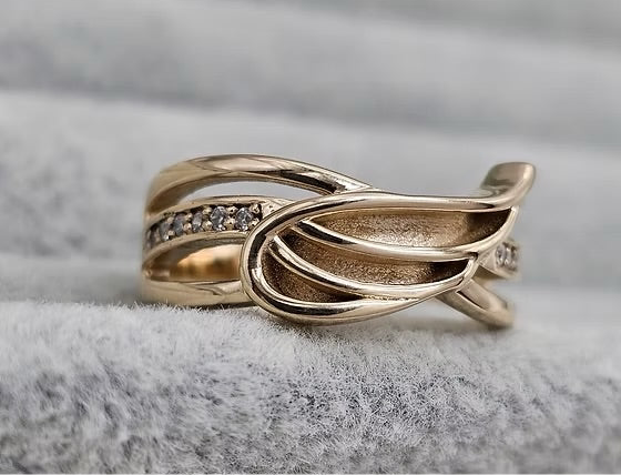 9k Gold Angel Wing Crystal Ring