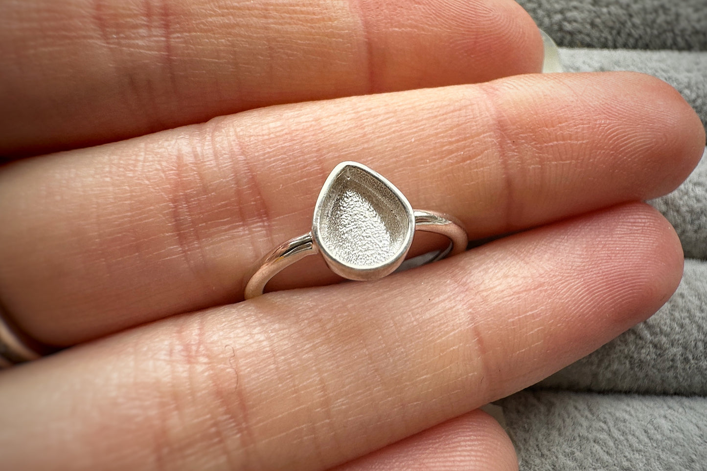 Silver Simple Teardrop Ring Size M