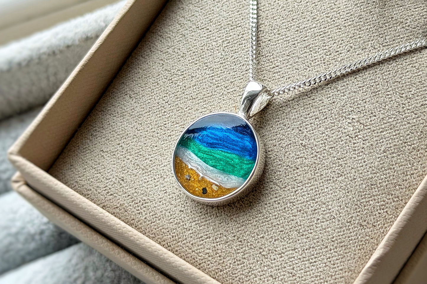 925 Silver Round Beach Scene Memorial Pendant
