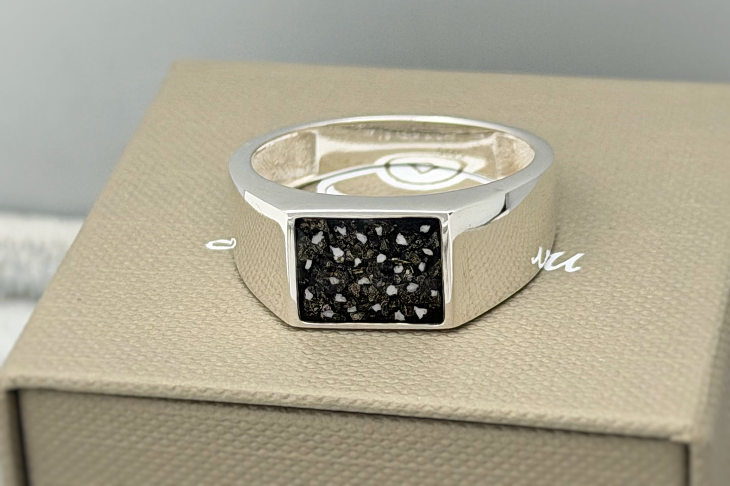 Gent’s Rectangular Signet Ring