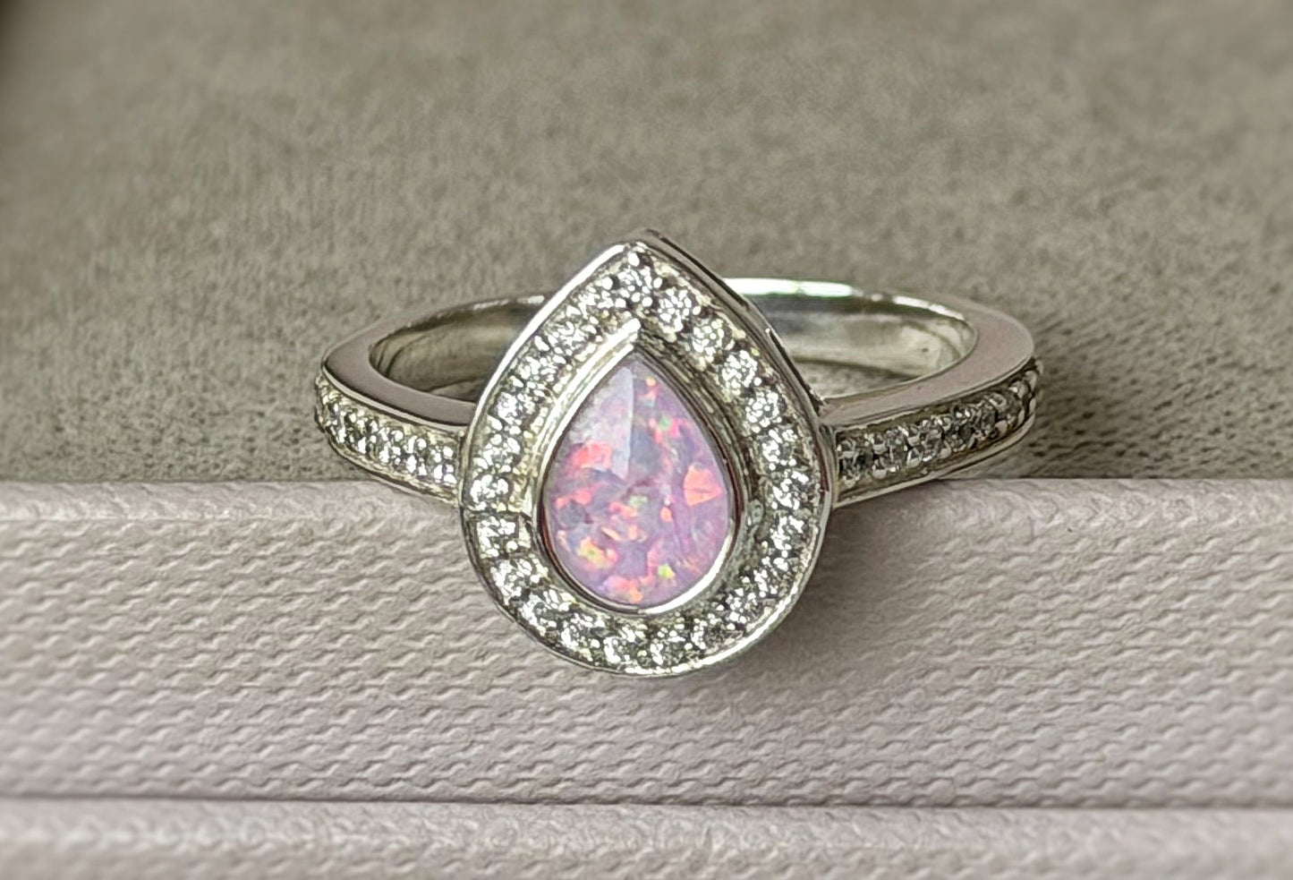 925 Silver Pear Drop Crystal Ring