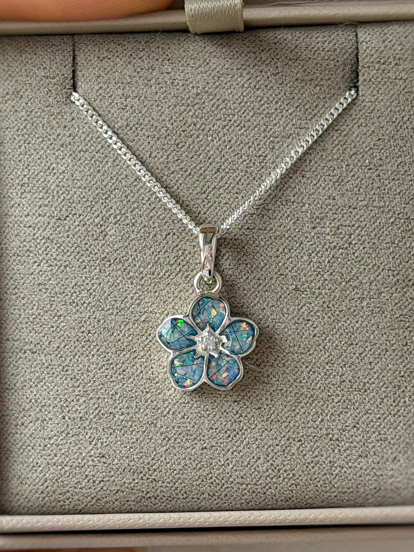 925 Silver Crystal Centre Forget-Me-Not Flower Pendant