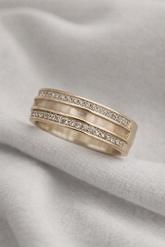 925 Silver 6mm Central Channel Crystal Band Ring