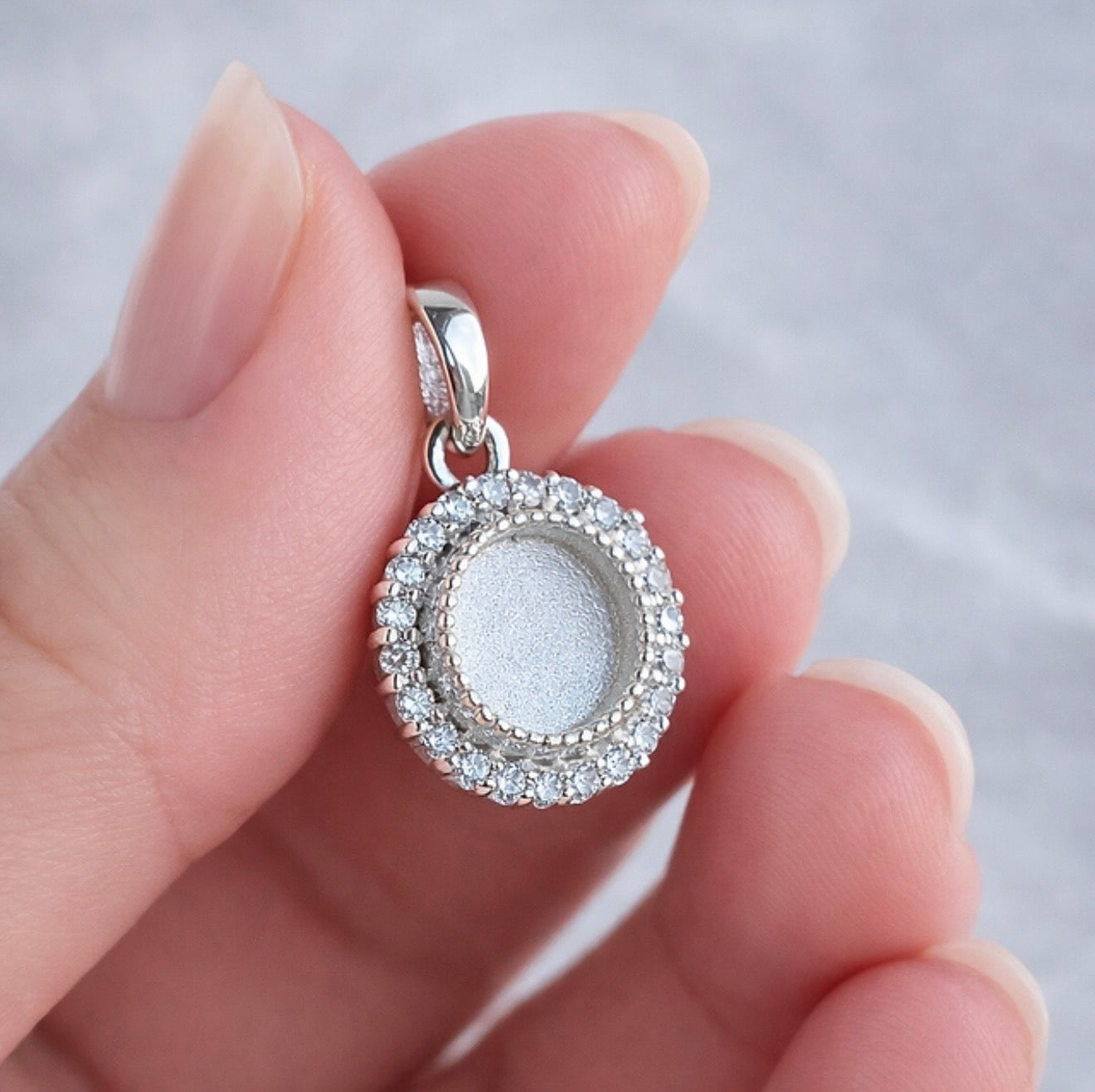 925 Silver Beaded Crystal Halo Pendant