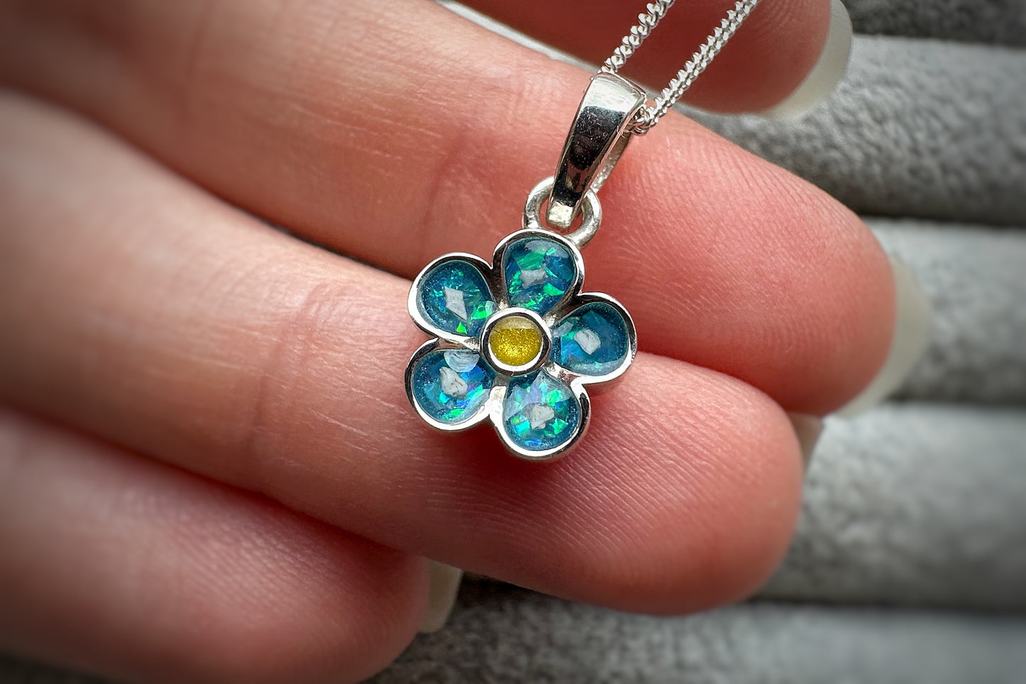 925 Silver Petite Forget-Me-Not Pendant