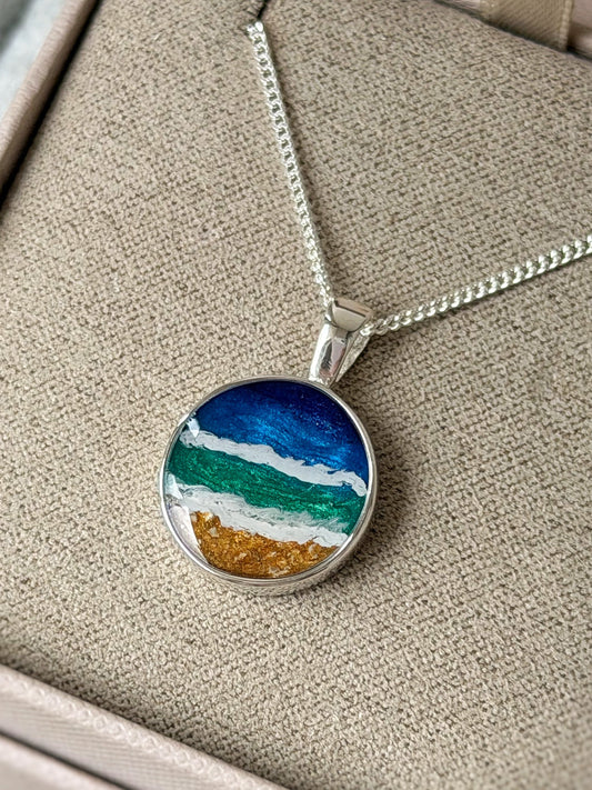 925 Silver Round Beach Scene Memorial Pendant