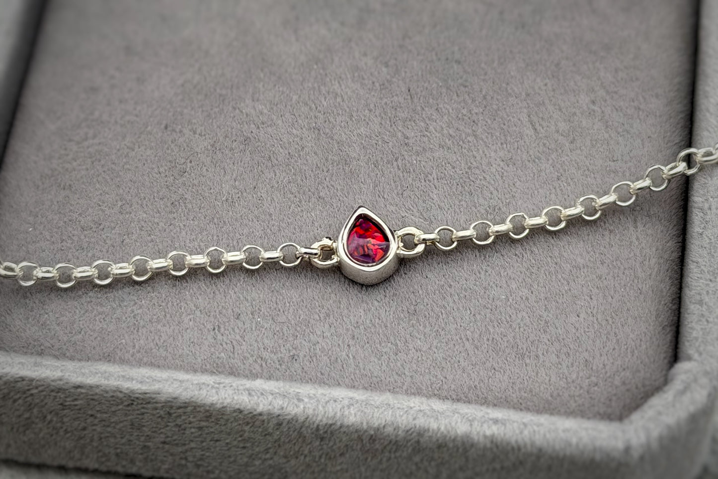 925 Silver Adjustable Belcher Chain Mini Teardrop Bracelet