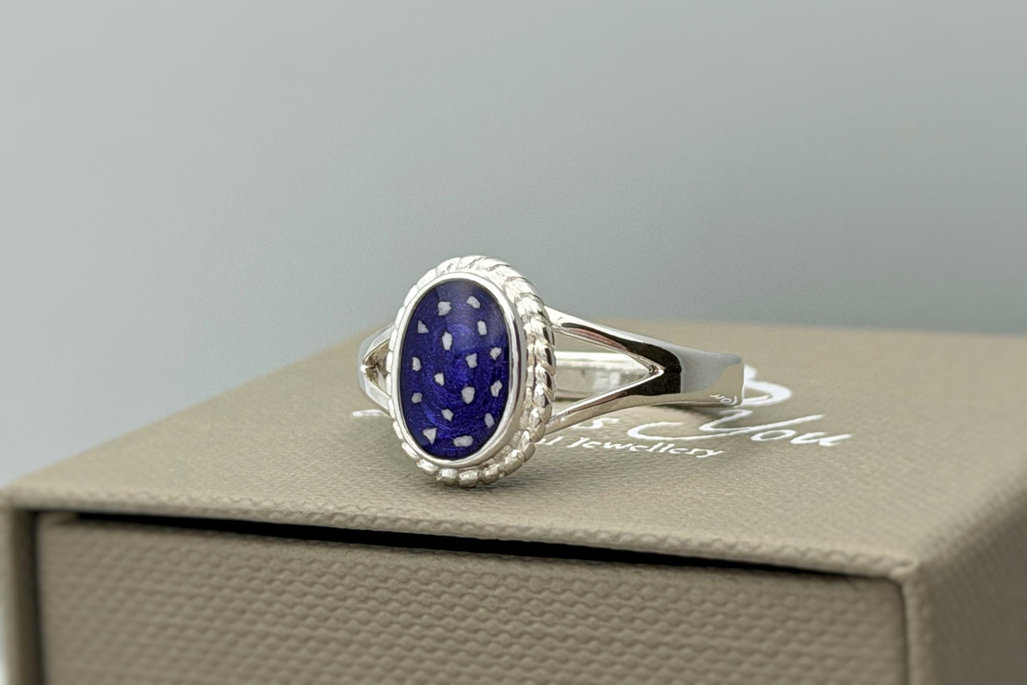 925 Silver Rope Edged Oval Ring