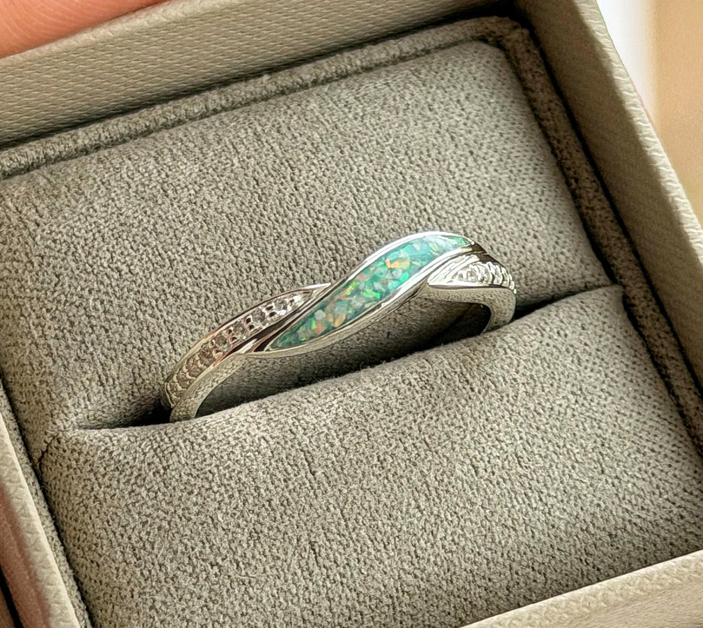 925 Silver Wave Crystal Band Ring