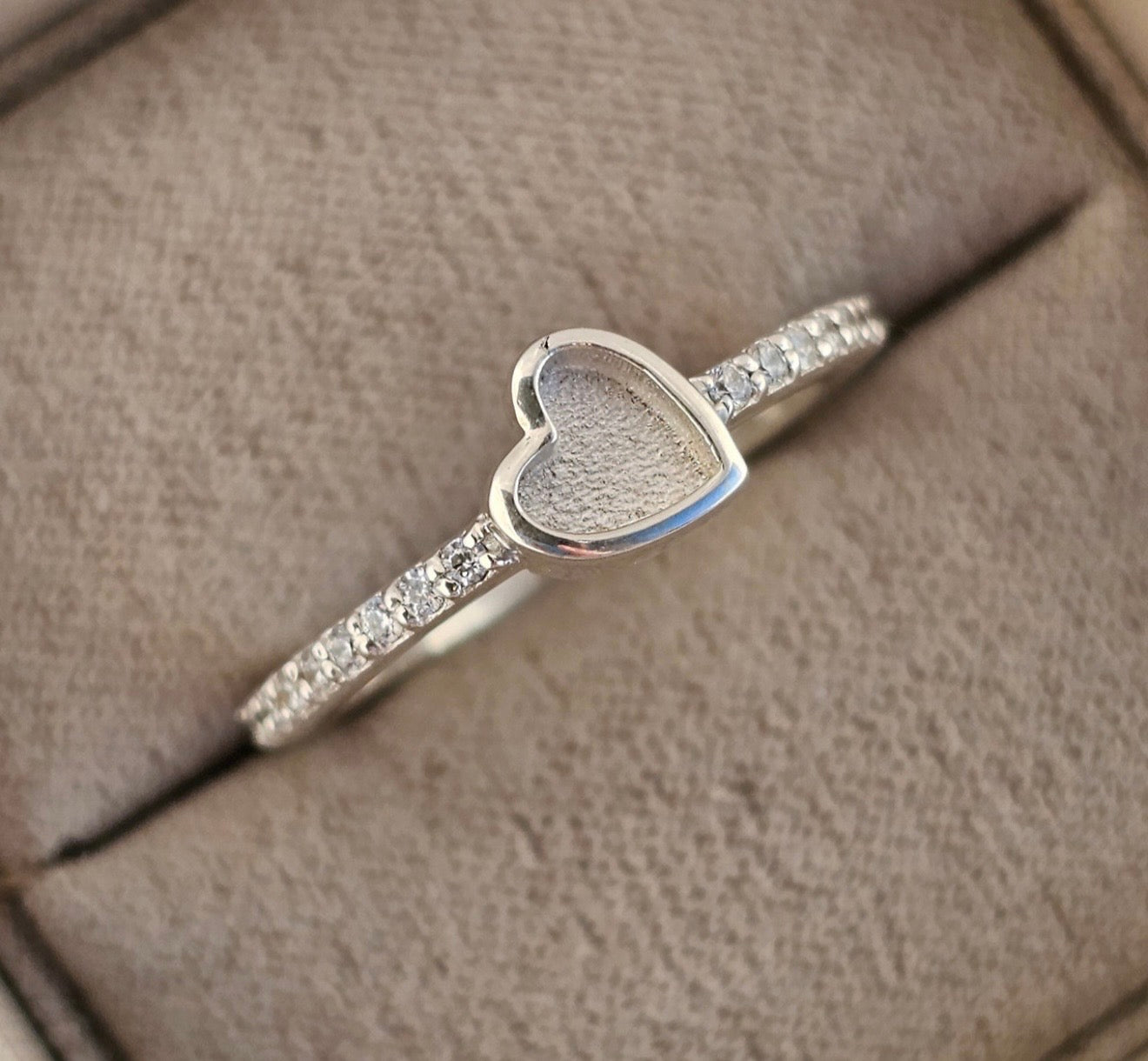 925 Silver Dainty Side Heart Ring