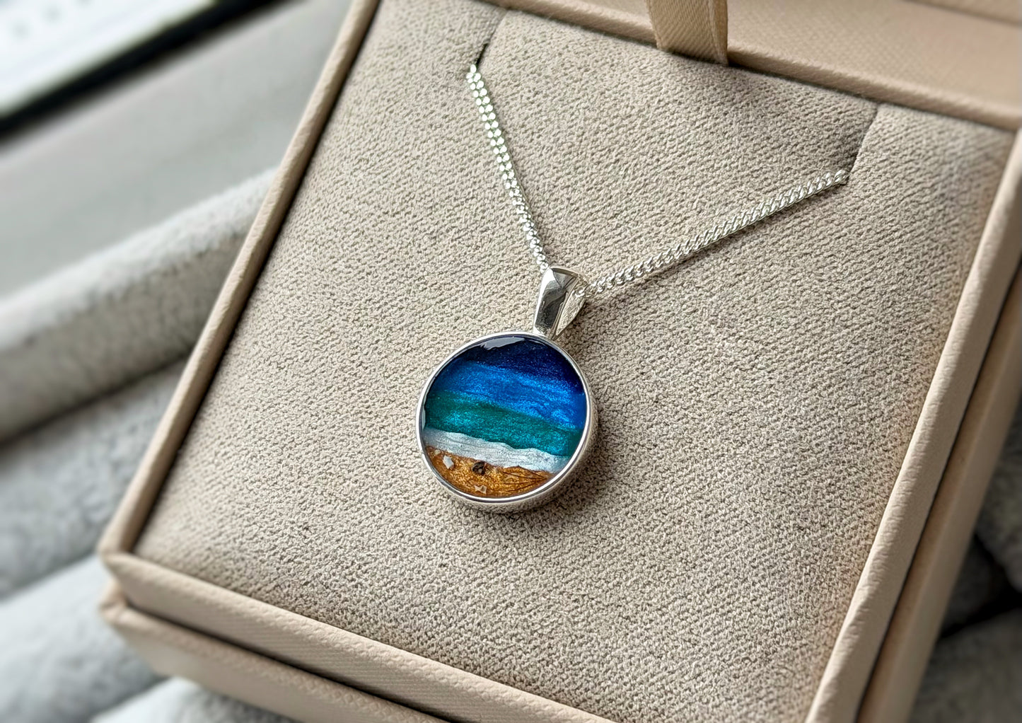 925 Silver Round Beach Scene Memorial Pendant