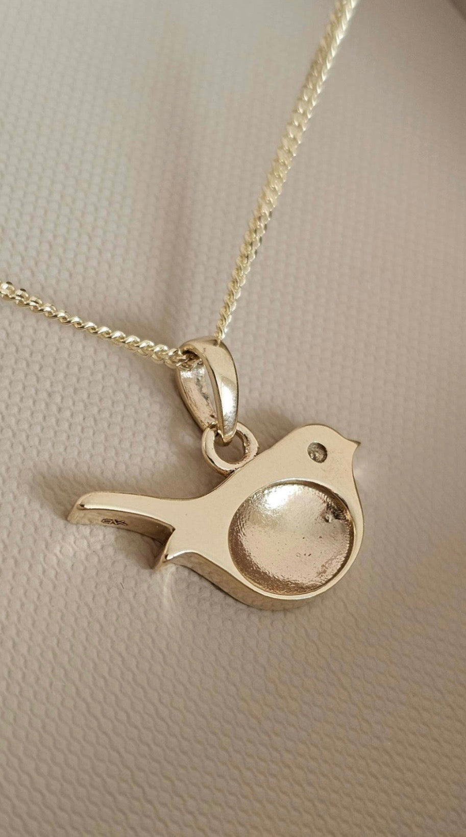 9K Gold Robin Pendant