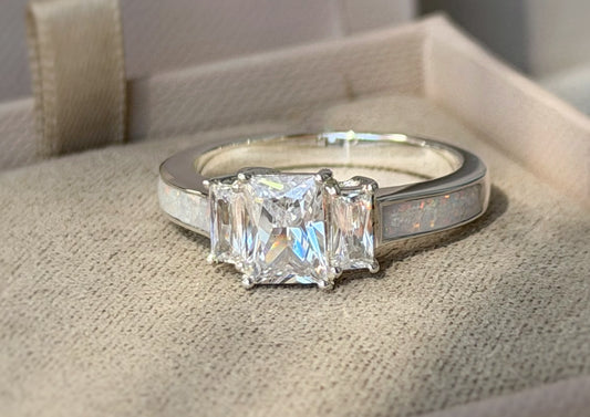925 Silver Trio Emerald Solitaire Ring