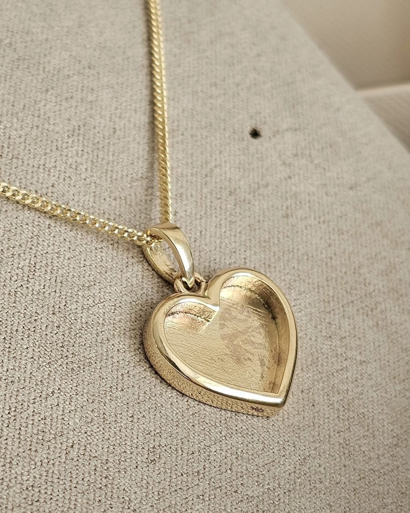 9K Gold 16mm Heart Pendant