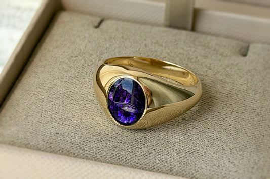 9k Gold Gents Oval Signet Ring