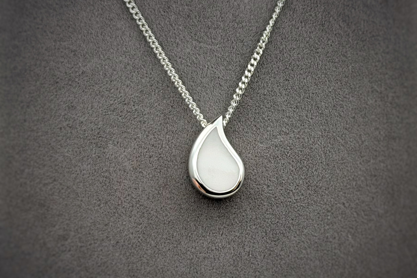 925 Silver Simple Floating ‘Milk Drop’ Thick Trim Pendant