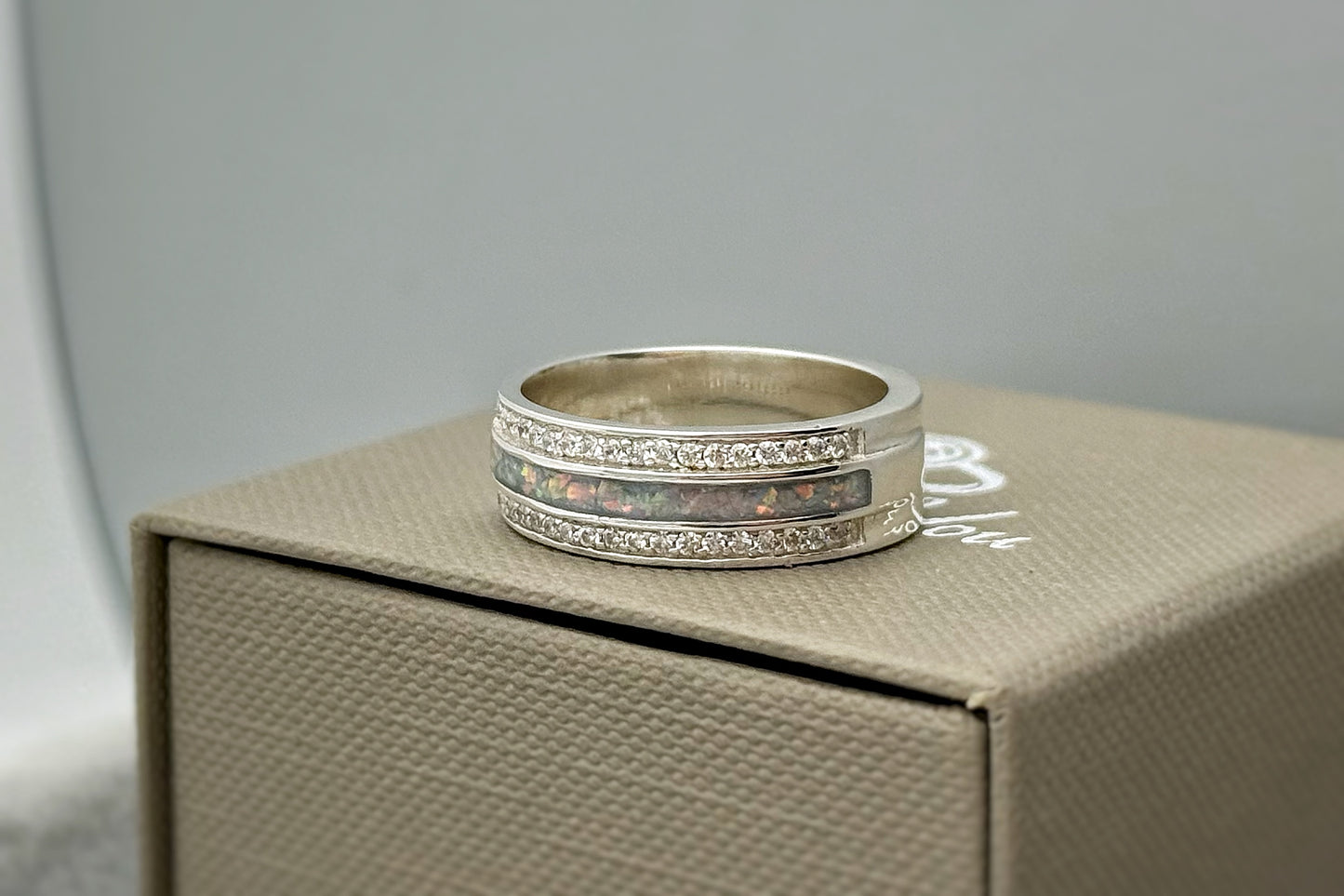925 Silver 6mm Central Channel Crystal Band Ring