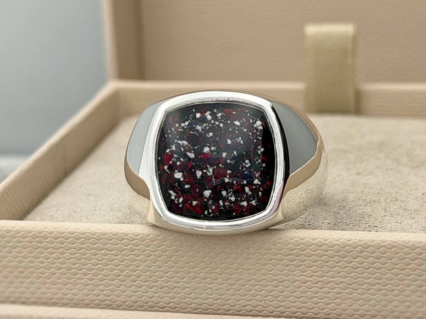 9k Gold Unisex Rounded Square Signet Ring