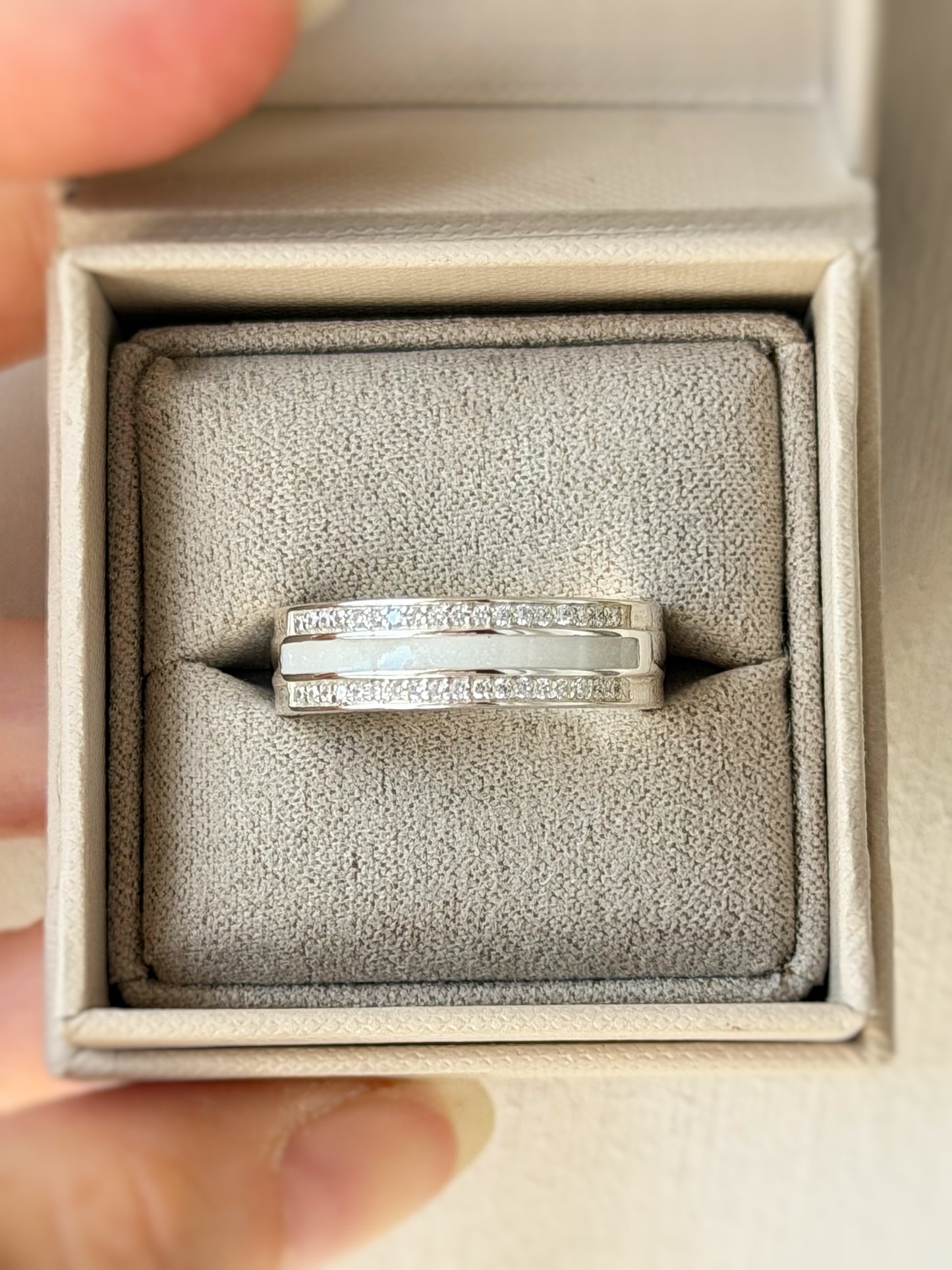 925 Silver 6mm Central Channel Crystal Band Ring