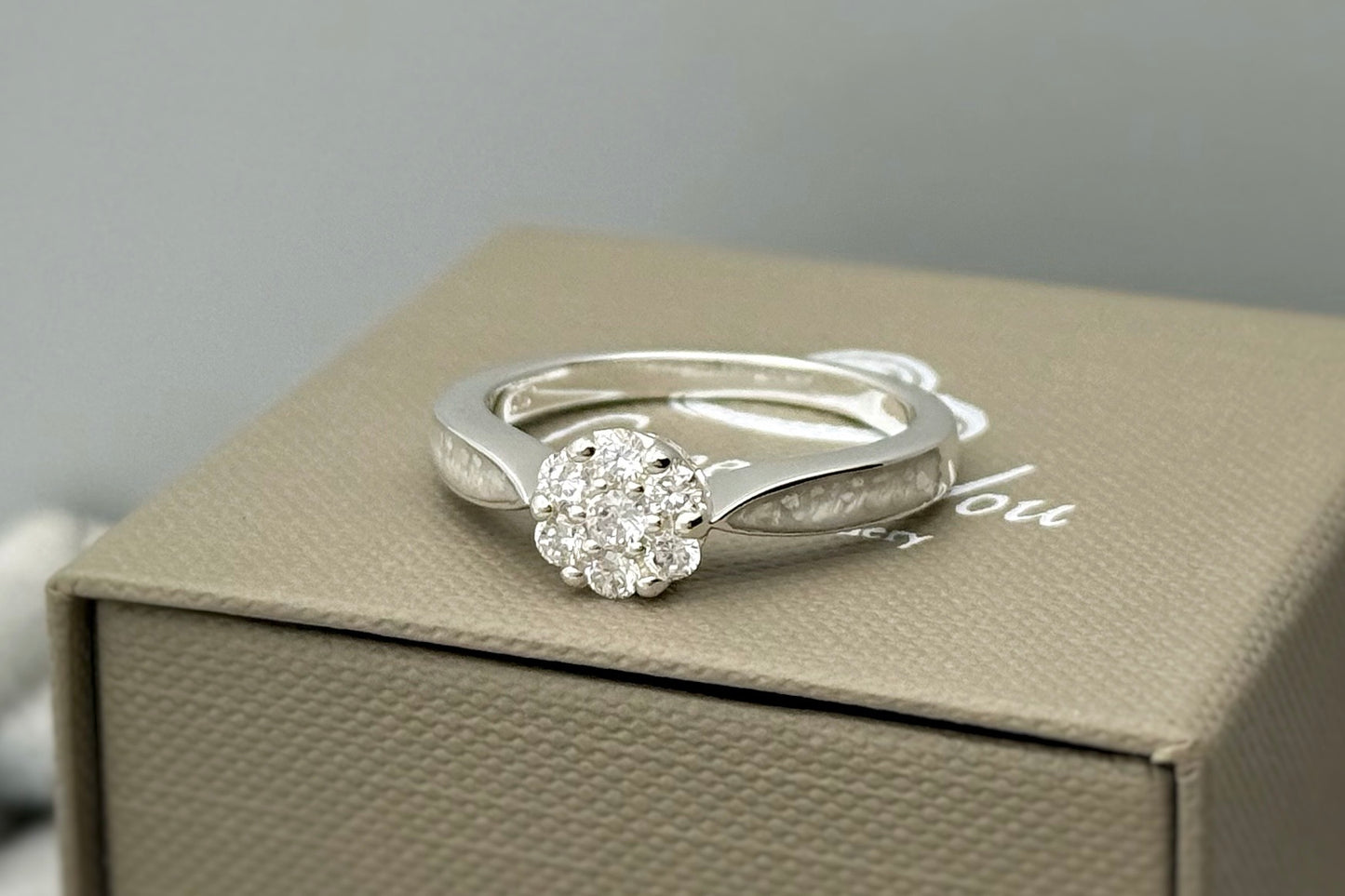 925 Silver Cluster Solitaire Ring