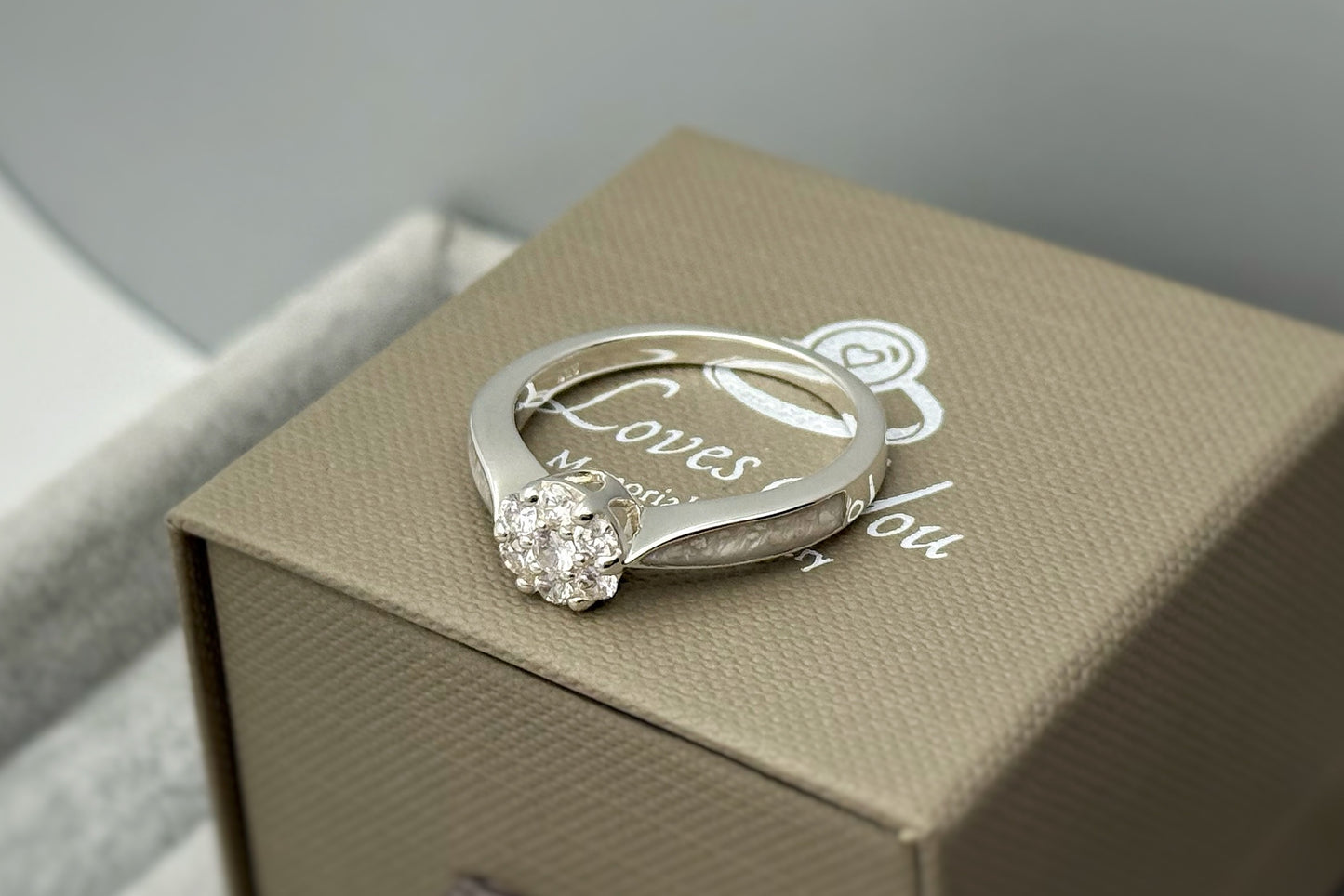 925 Silver Cluster Solitaire Ring