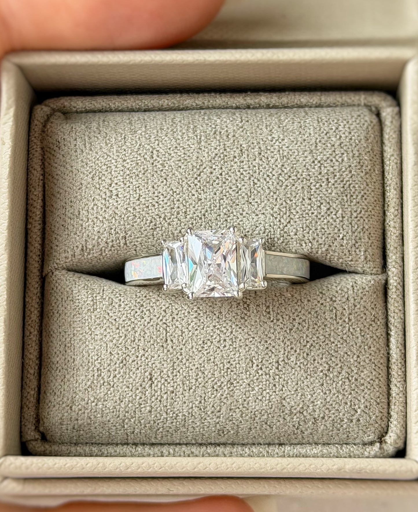 925 Silver Trio Emerald Solitaire Ring