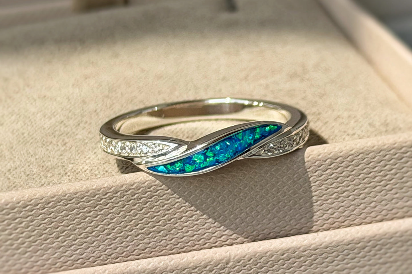 925 Silver Wave Crystal Band Ring