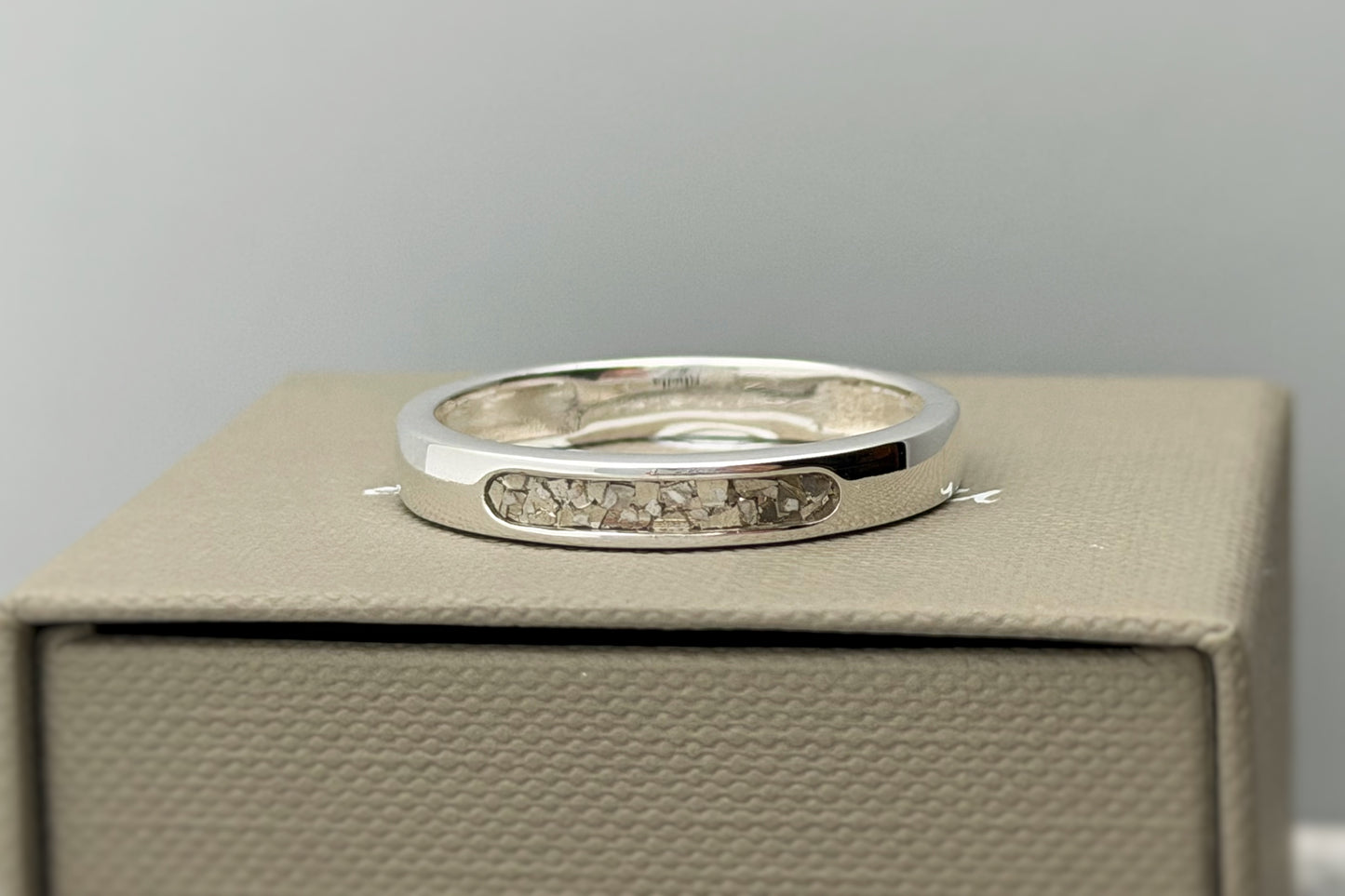 925 Silver Unisex 4mm Channel Band Ring