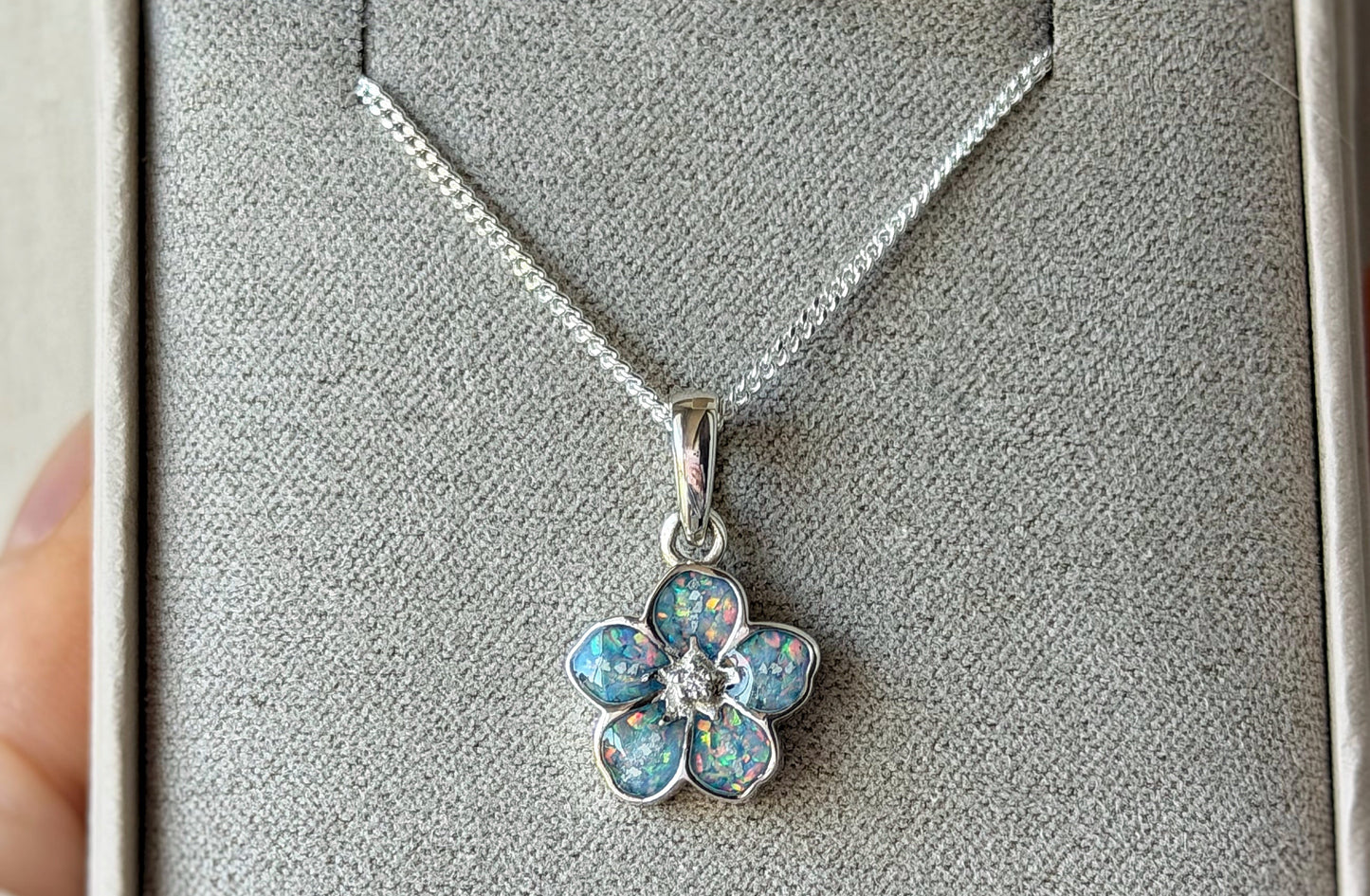 925 Silver Crystal Centre Forget-Me-Not Flower Pendant