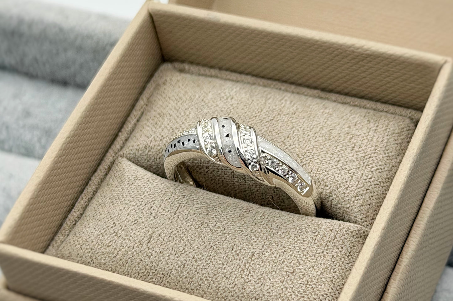 925 Silver Three Stone Knot Twist Band Ring