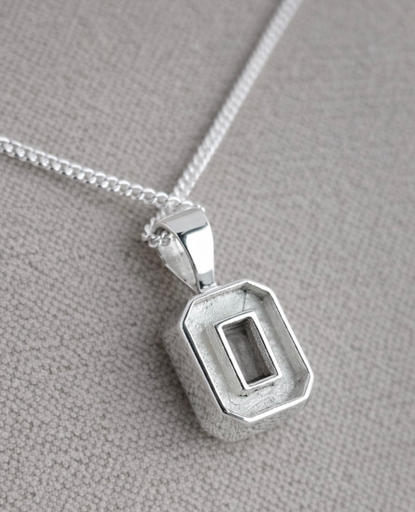 Emerald Crystal Secretly Set Ashes Pendant