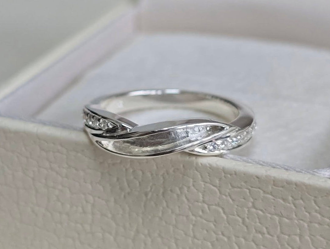 925 Silver Wave Crystal Band Ring