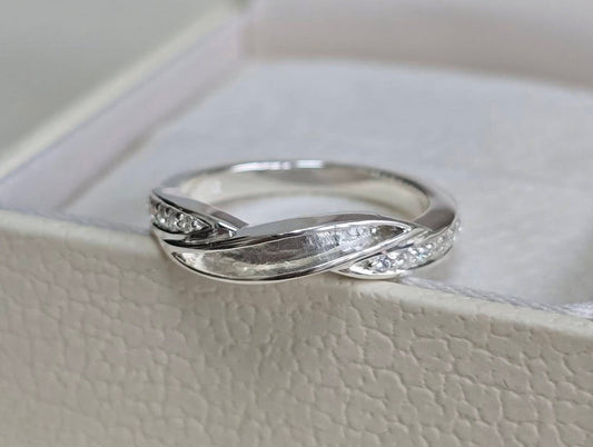 925 Silver Wave Crystal Band Ring