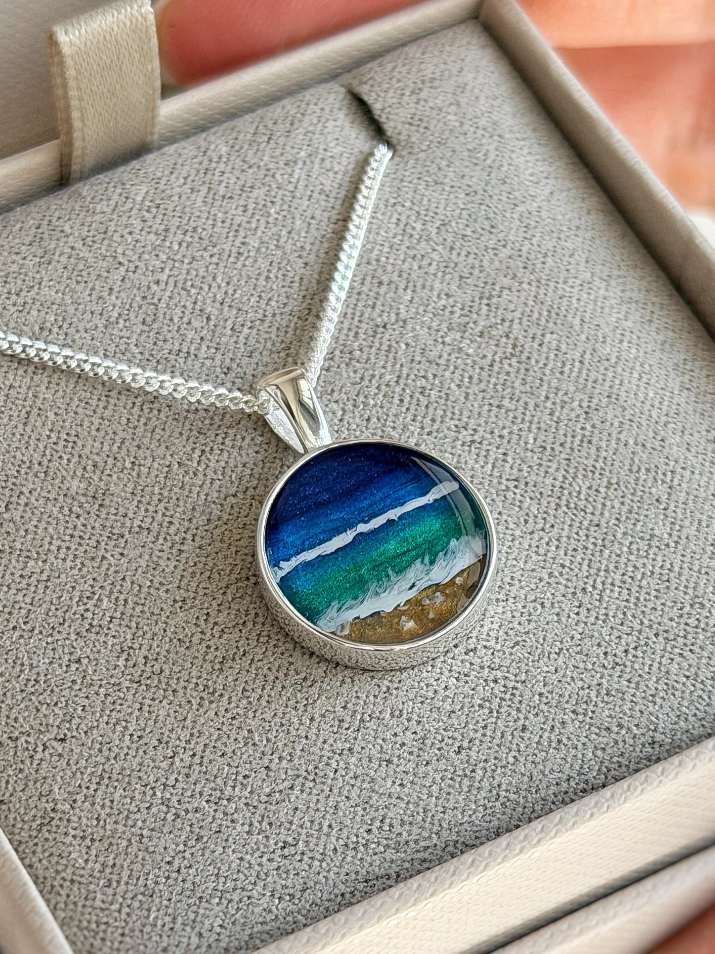 925 Silver Round Beach Scene Memorial Pendant