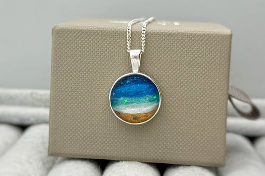 925 Silver Round Beach Scene Memorial Pendant