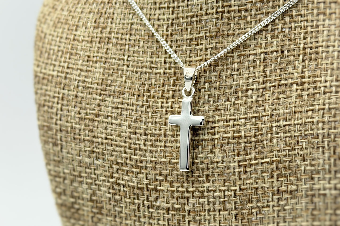 925 Silver Petite Ladies Cross Pendant