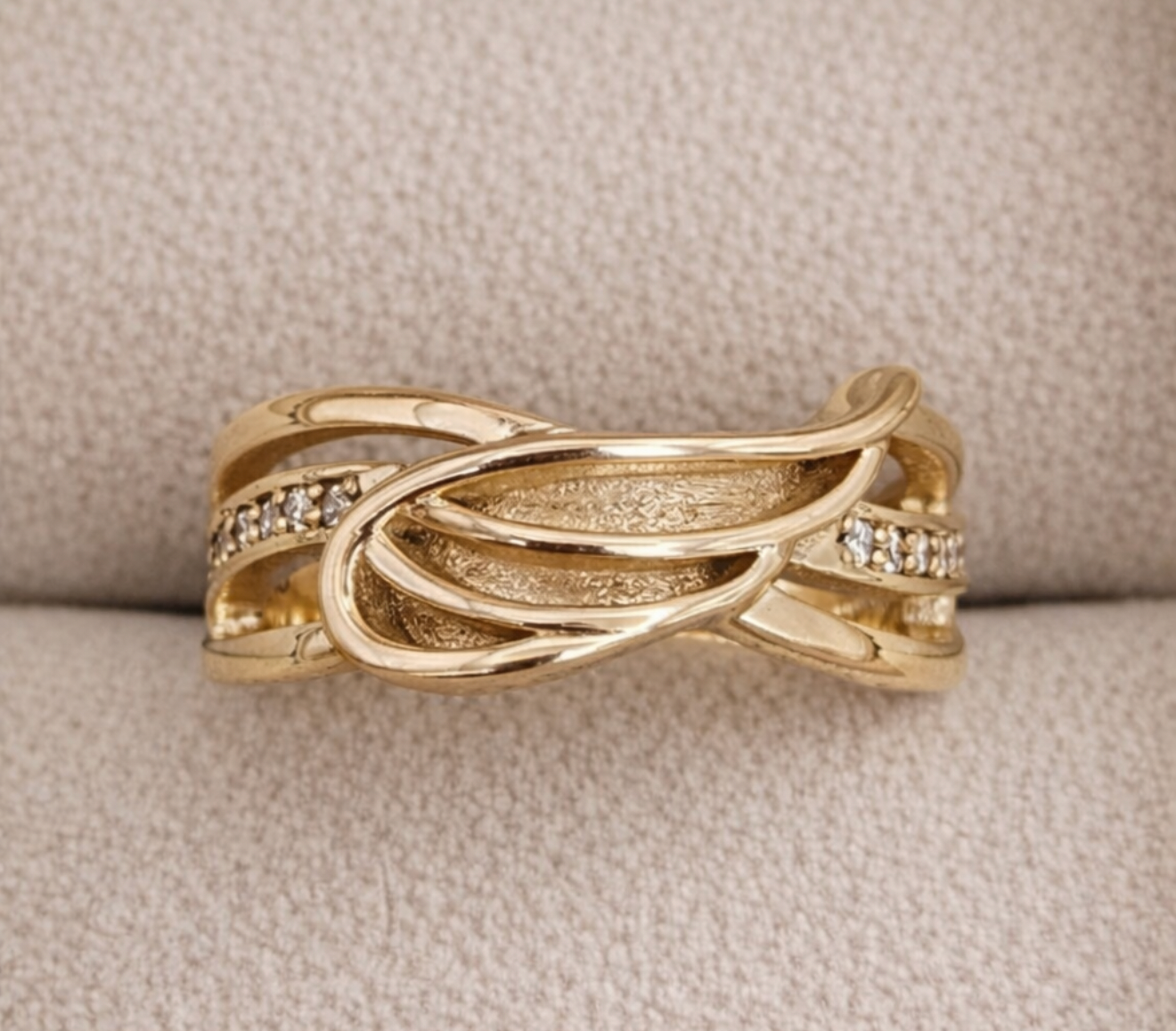 9k Gold Angel Wing Crystal Ring