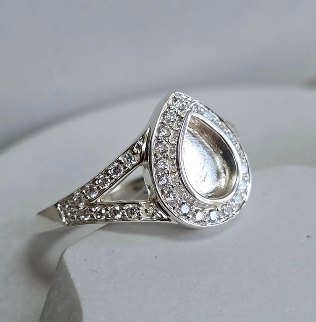 925 Silver Full Crystal Pear Split Band Ring