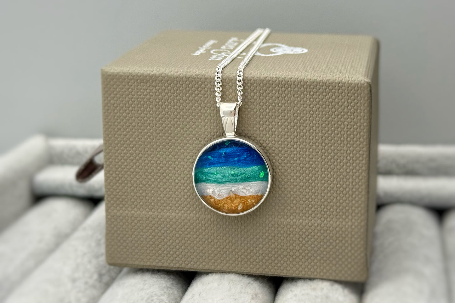 925 Silver Round Beach Scene Memorial Pendant