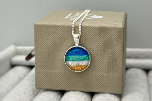 925 Silver Round Beach Scene Memorial Pendant