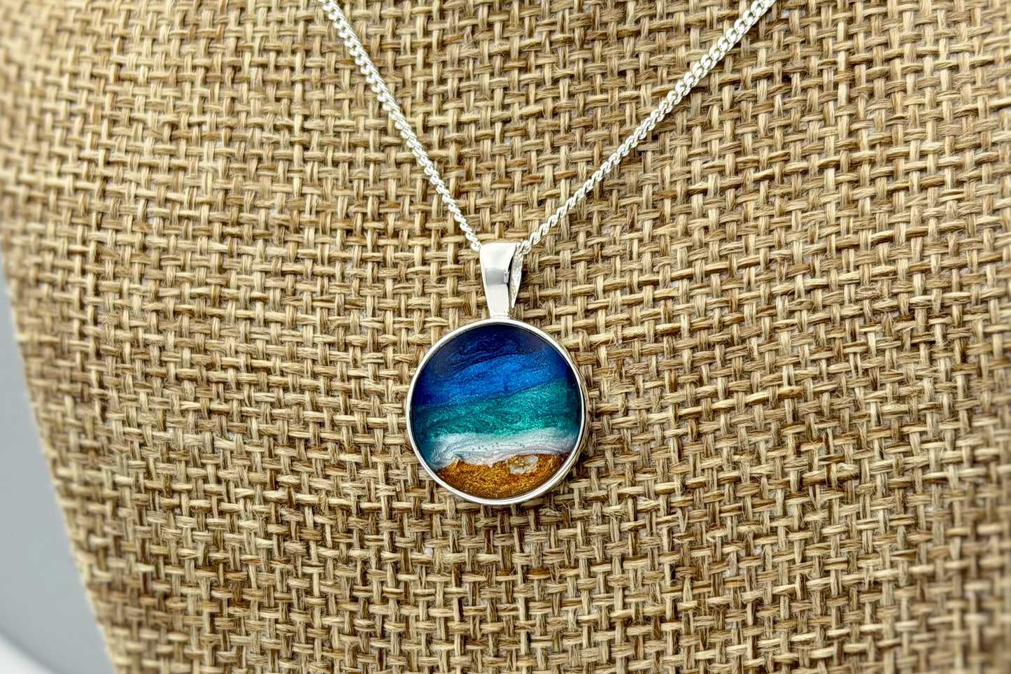 925 Silver Round Beach Scene Memorial Pendant